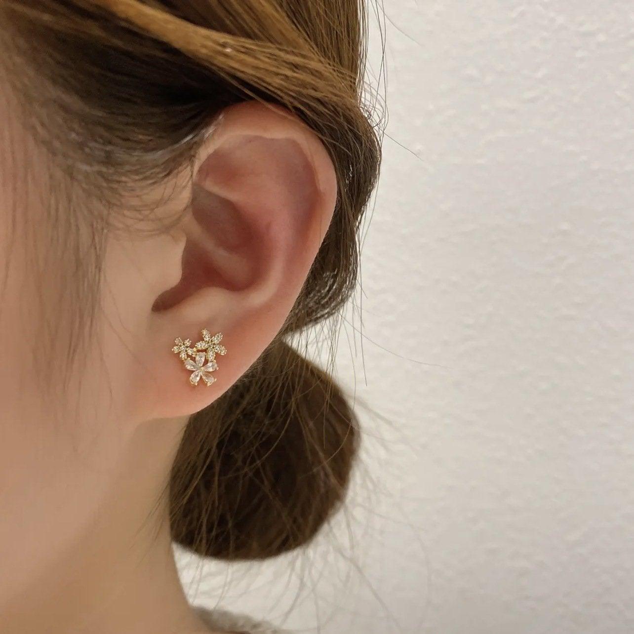 Crystal Flower Fashion and Elegant Jewelry Piercing Earrings