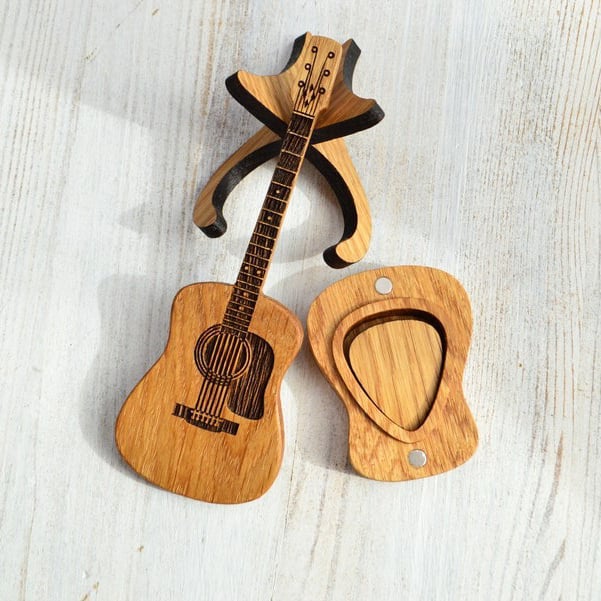 đWooden Acoustic Guitar Pick Boxđ¸