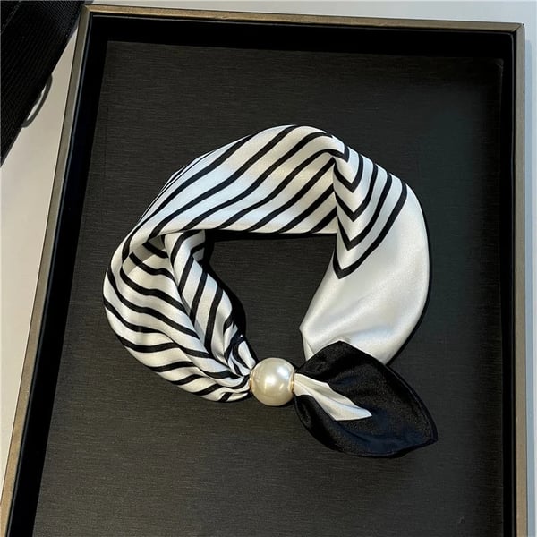 🔥HOT SALE🔥 Pearl Buckle Closure Printed Scarf