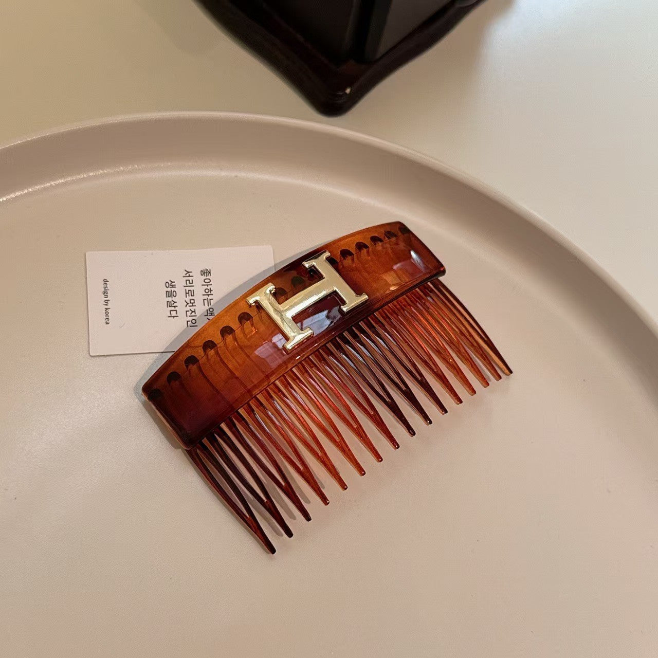 Korean-style trendy letter H upside-down comb（🔥Buy 2 Get 2 Free🔥）