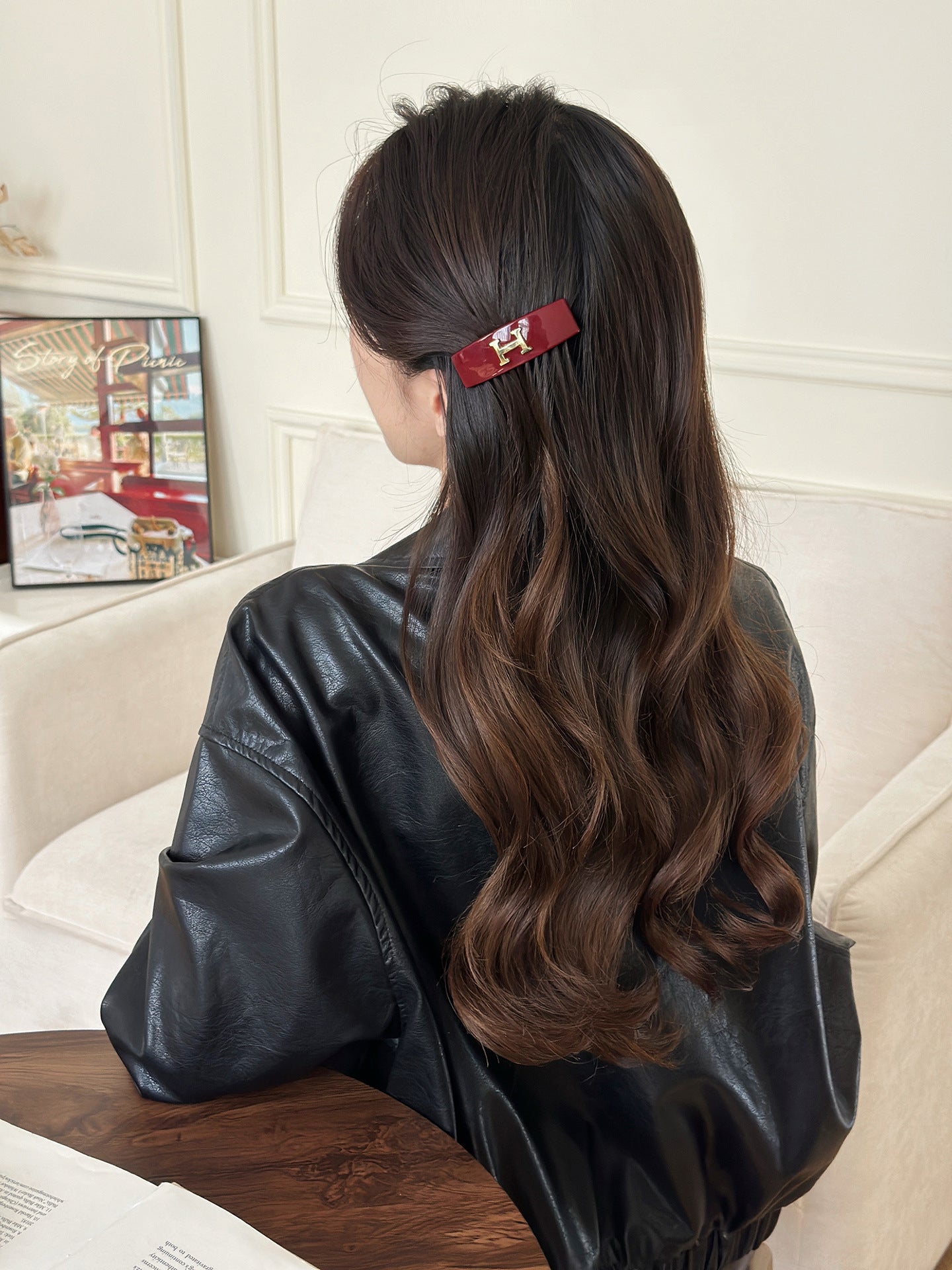 Korean-style trendy letter H upside-down comb（🔥Buy 2 Get 2 Free🔥）