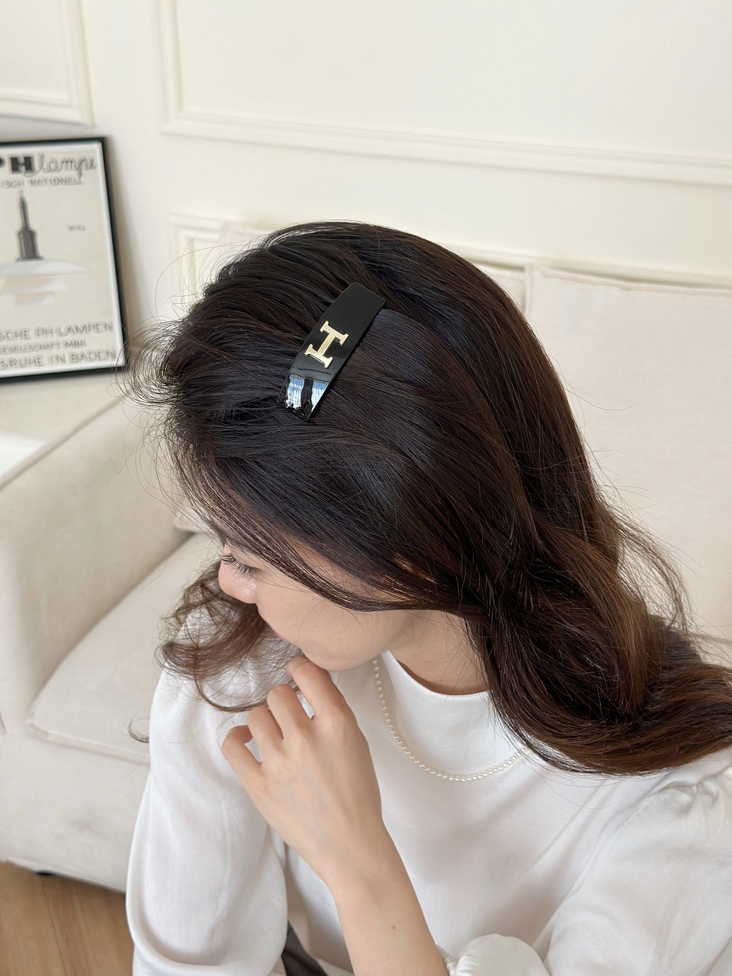 Korean-style trendy letter H upside-down comb（🔥Buy 2 Get 2 Free🔥）