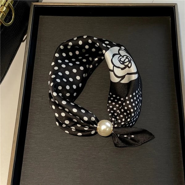 🔥HOT SALE🔥 Pearl Buckle Closure Printed Scarf