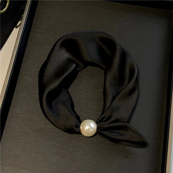 🔥HOT SALE🔥 Pearl Buckle Closure Printed Scarf